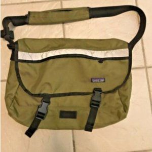 PATAGONIA SAGE GREEN VINTAGE MESSENGER BAG